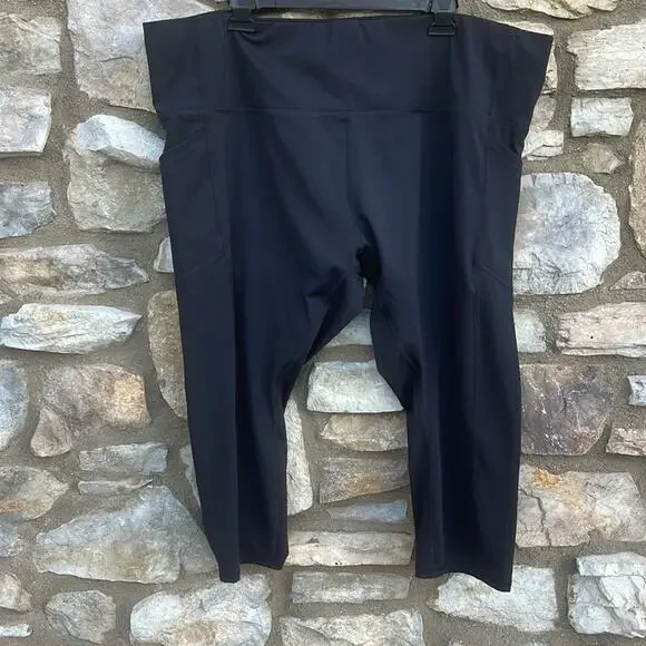 Target All in Motion black Capri athletic leggings size 3X - Picture 6 of 7